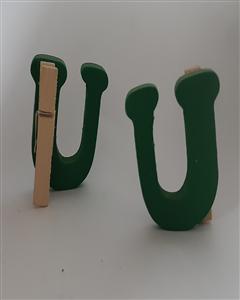 حروف چوبی گیره دار 3*3(سبزU)